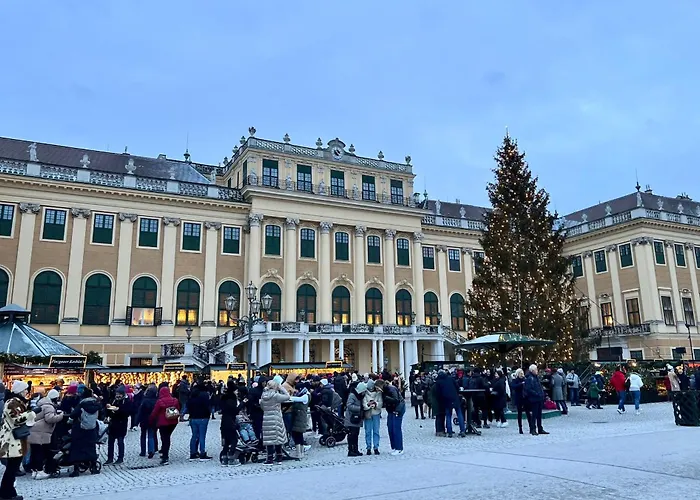 Schoenbrunn Palace Luxury 5 Min Walk